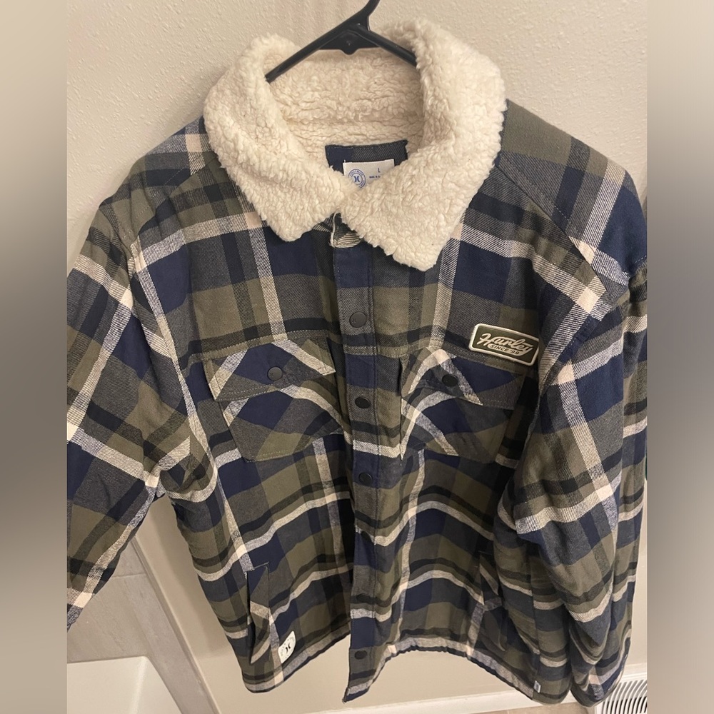Hurley Size Large Sherpa Button Up Flannel